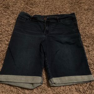 Super comfy juicy couture Bermuda shorts